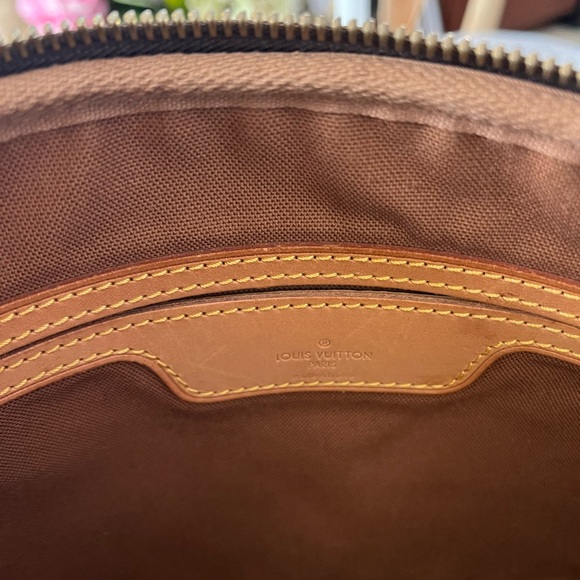 Louis Vuitton Monogram Ballad Shoulder Bag W/COA - Picture 7 of 9